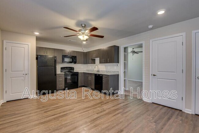 Building Photo - 2507 Otter Run