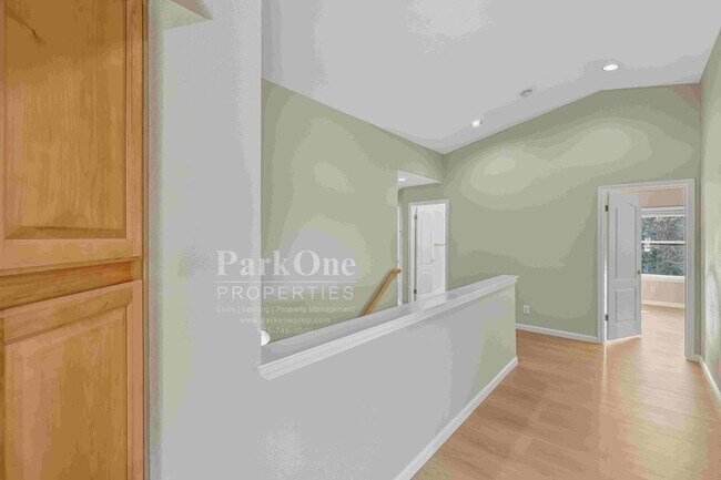 Building Photo - Beautiful Home in Peacock Creek