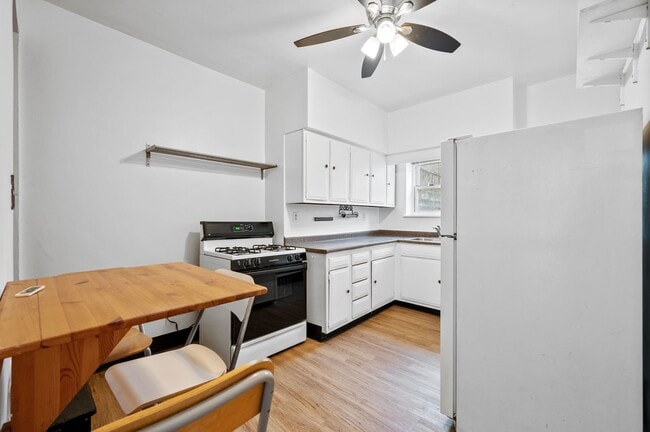 Building Photo - Updated 2 Bed 1 Bath Home With a Loft in Bloomfield - Available NOW!