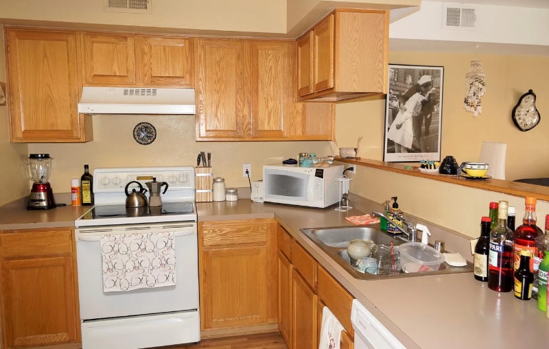 Building Photo - 2850 Aurora Ave