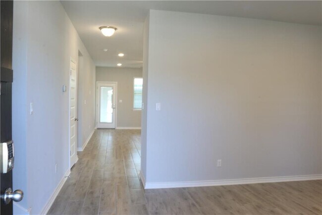 Building Photo - 1124 Oak Chase Wy