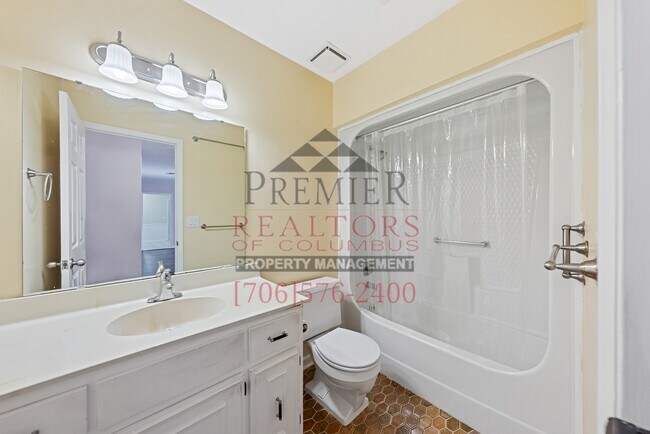 Building Photo - 5100 Sequoia Dr