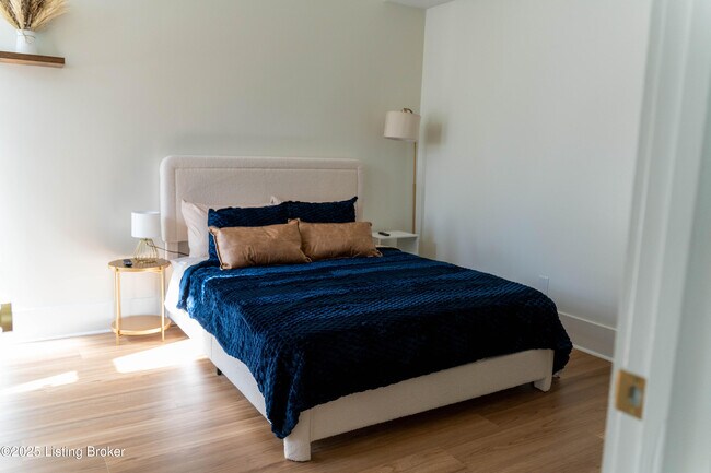 Building Photo - 1135 S 1st St