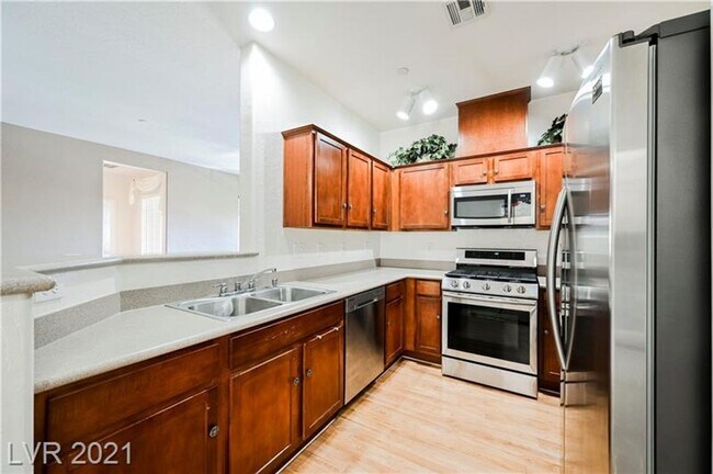 Building Photo - Beautiful townhouse for Rent!