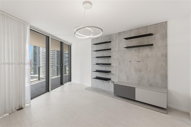 Building Photo - 1000 Brickell Plaza