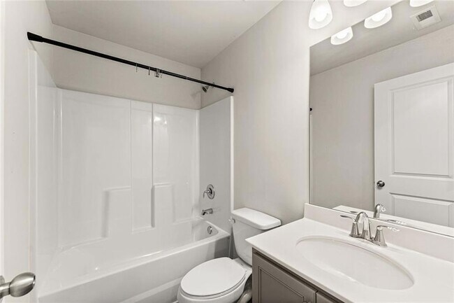 Building Photo - 76 Regent Pk