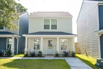 Building Photo - 120 Coral Breeze Drive