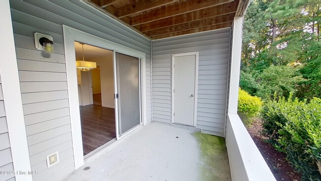 Building Photo - 4158 Breezewood Dr