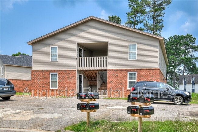 Building Photo - 40 Conifer Ct