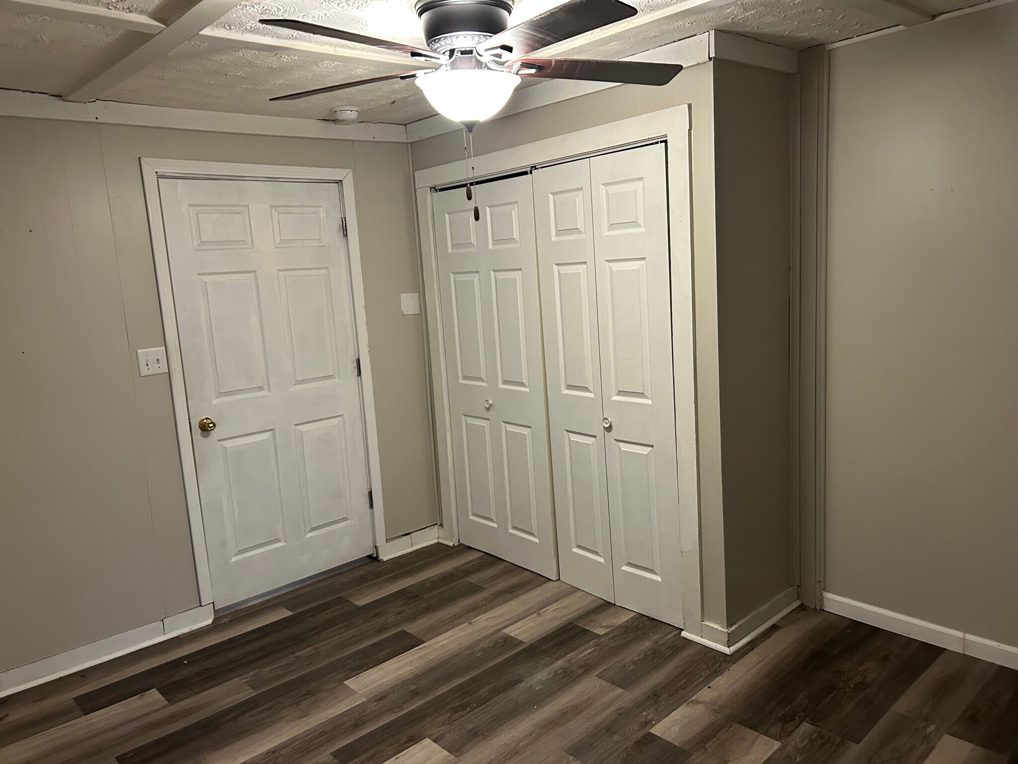 Building Photo - 821 E Woodlawn St