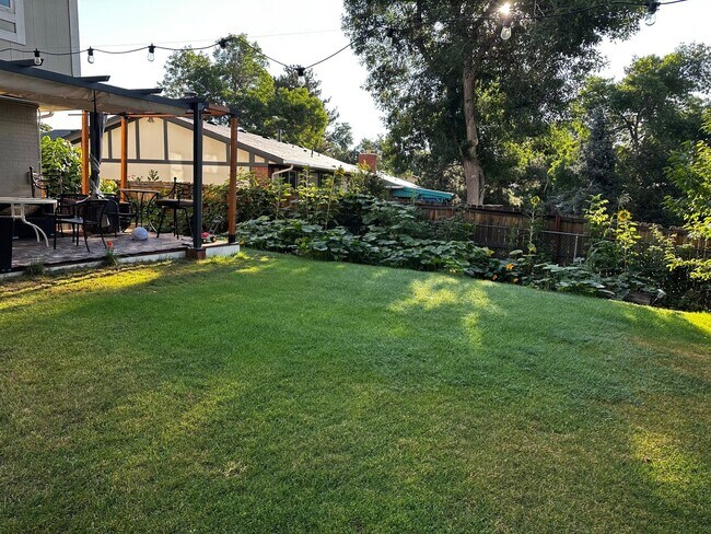 Building Photo - 12828 W Adriatic Ave