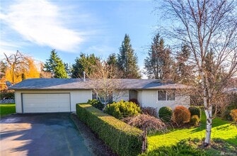 Building Photo - Very Nice Rambler In Quiet Cul de sac with Garage