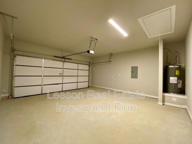 Building Photo - 421 Zinfandel Pl
