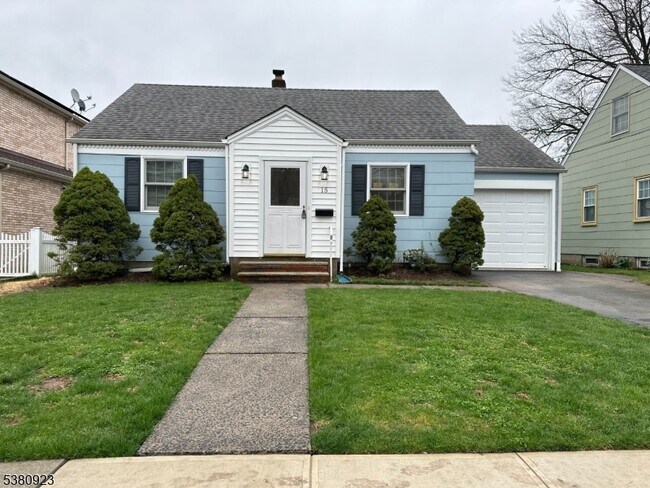 Primary Photo - 15 Cottage Ln