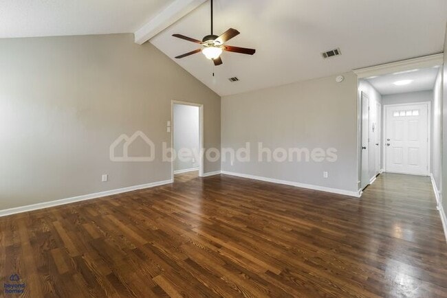 Building Photo - Beautiful 3-Bed 2 Bath Home with Massive Fenced Yard & Private Deck!