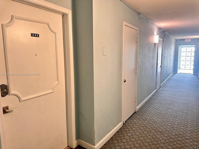 Building Photo - 1801 S Ocean Dr