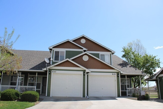 Building Photo - 3 Bedrooms, 2.5 Baths & a Layout Designed for Living