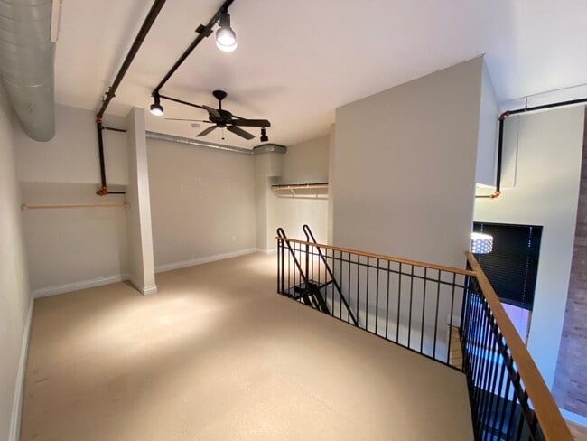 Building Photo - 338 Grove St