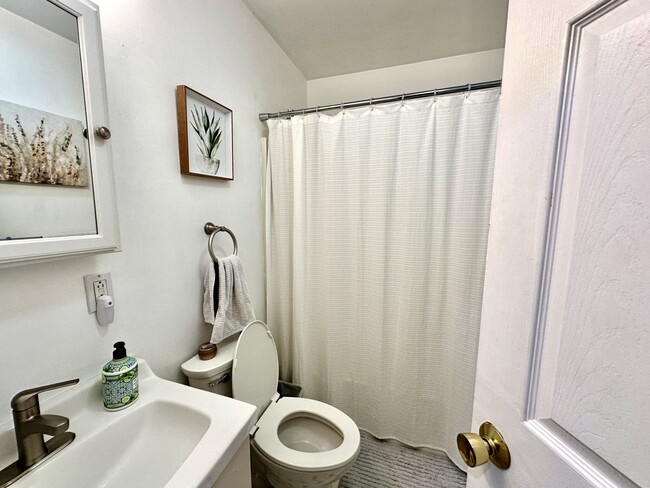 Building Photo - 21 Westbourne Terrace