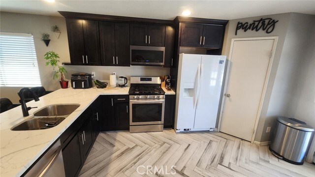 Building Photo - 12057 GoldOak Ct