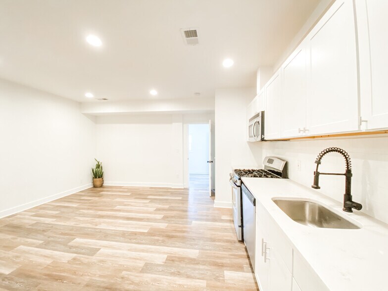 Building Photo - 1314 Orren St NE