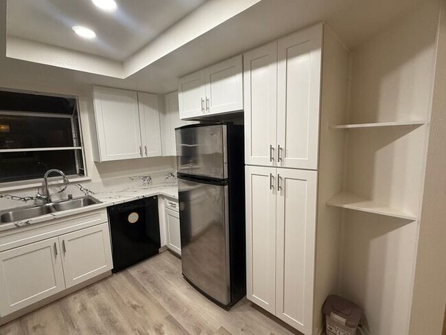 Building Photo - Beautiful 2 bd 2 ba Condo Santa Clarita