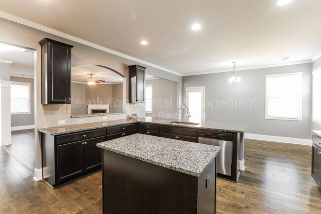 Building Photo - 823 Python Dr