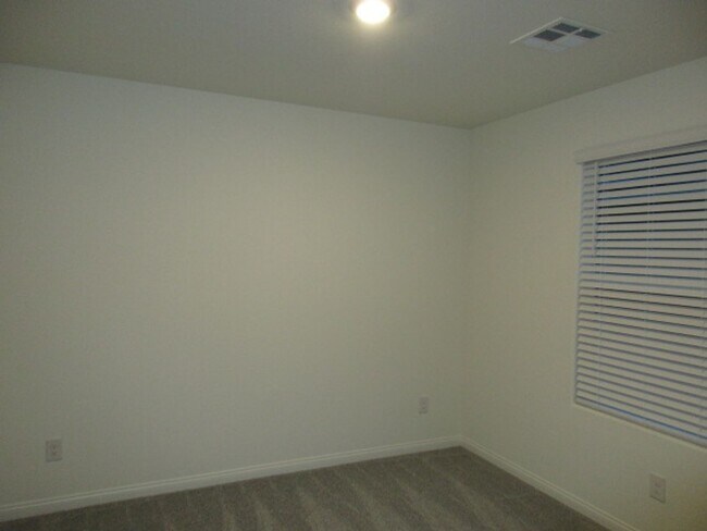 Building Photo - Blue Lark