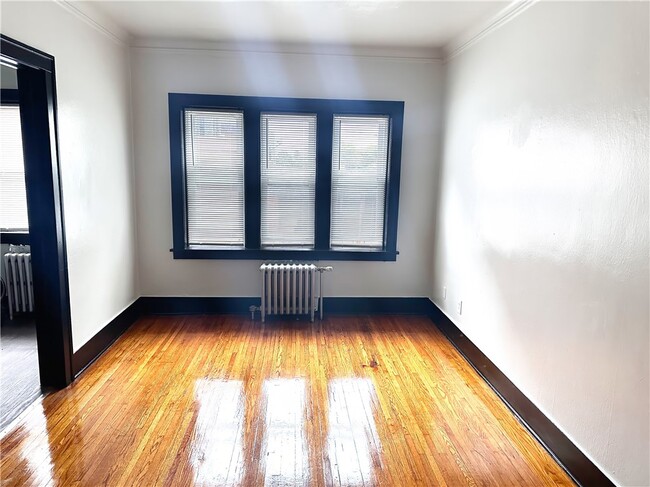 Building Photo - 401 Ridgeway Ave