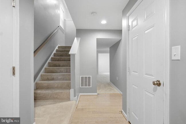 Building Photo - 43 Cecily Way