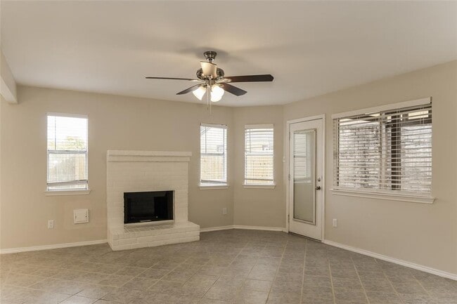 Building Photo - 9322 Kingsflower Cir