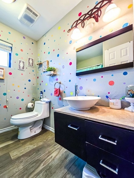 Building Photo - 2673 Crown View Drive