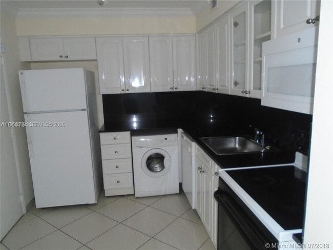 Building Photo - 6770 Indian Creek Dr