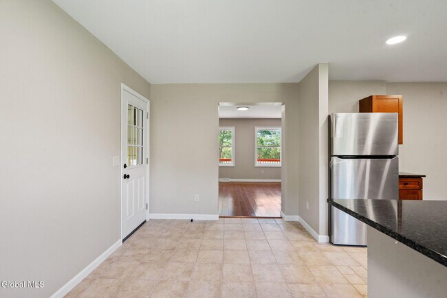 Building Photo - 30 Dick Lynch Rd