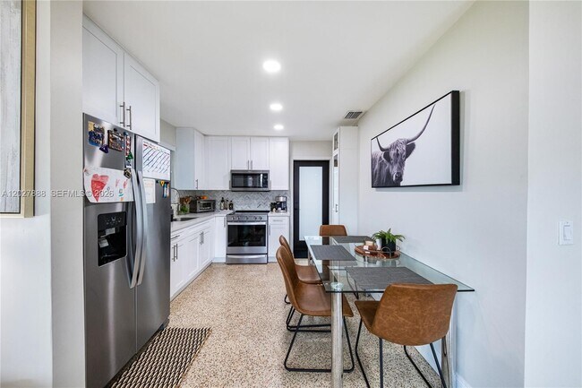 Building Photo - 30 NW 56th Ct