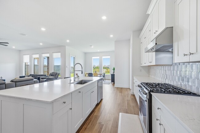 Building Photo - 31051 Sun Vly Dr