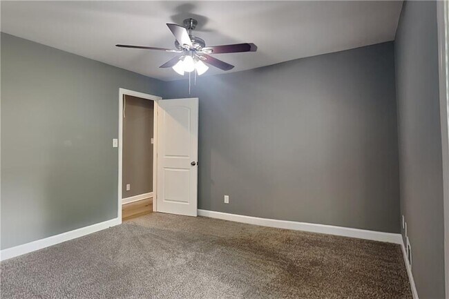 Building Photo - 3832 Meadow Ln