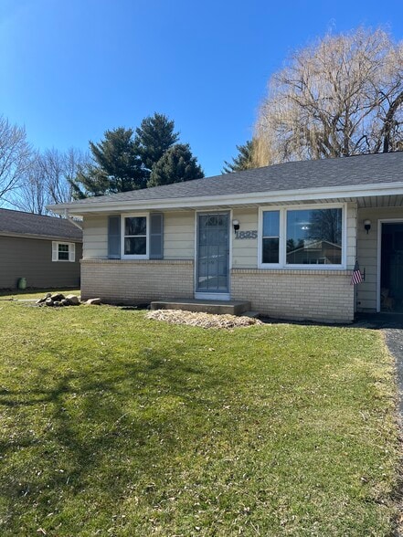 Building Photo - 1825 Ontario Dr