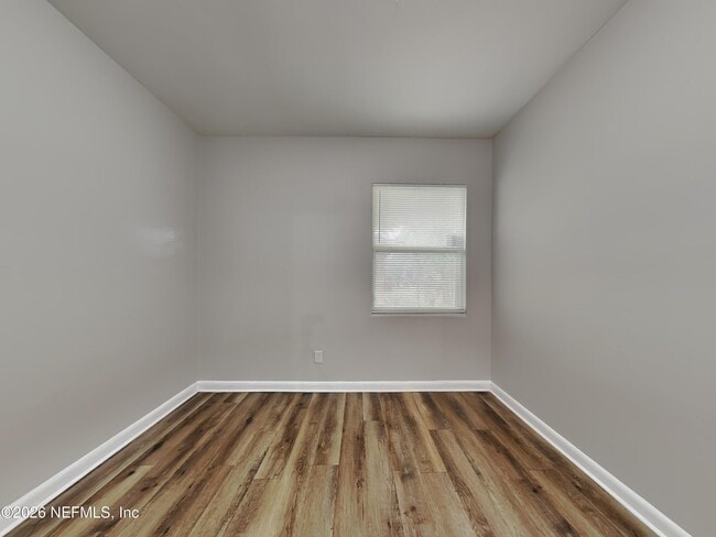 Building Photo - 10927 Regency Dr