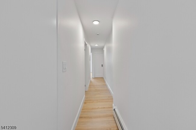 Building Photo - 676 Chestnut St