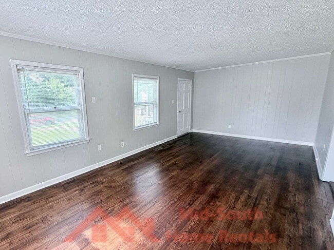 Building Photo - 3998 Victor Dr