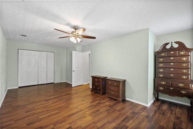 Building Photo - 10390 Rillridge Ct