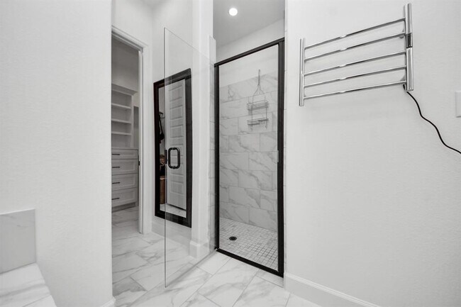 Building Photo - 210 W Netleaf Ct