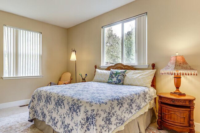 Building Photo - 158 Sierra Pl