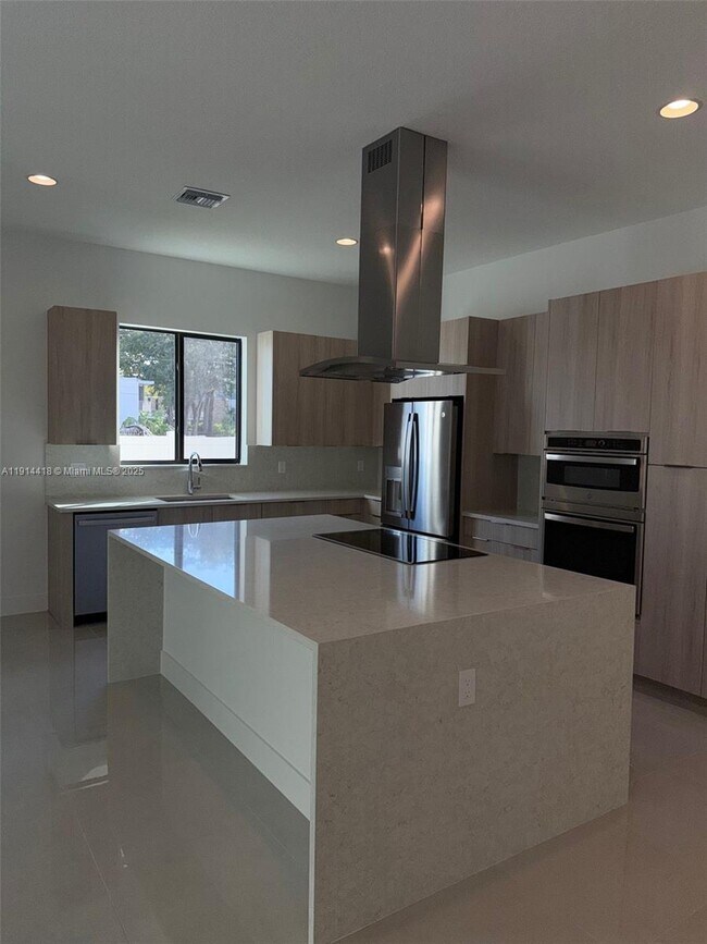 Building Photo - 1438 SW 23rd St