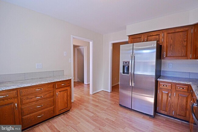 Building Photo - 22426 Greenview Ct