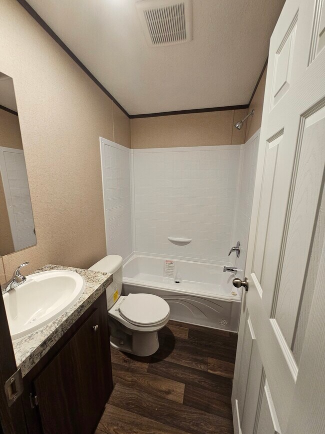Building Photo - 167 Valleyview Dr