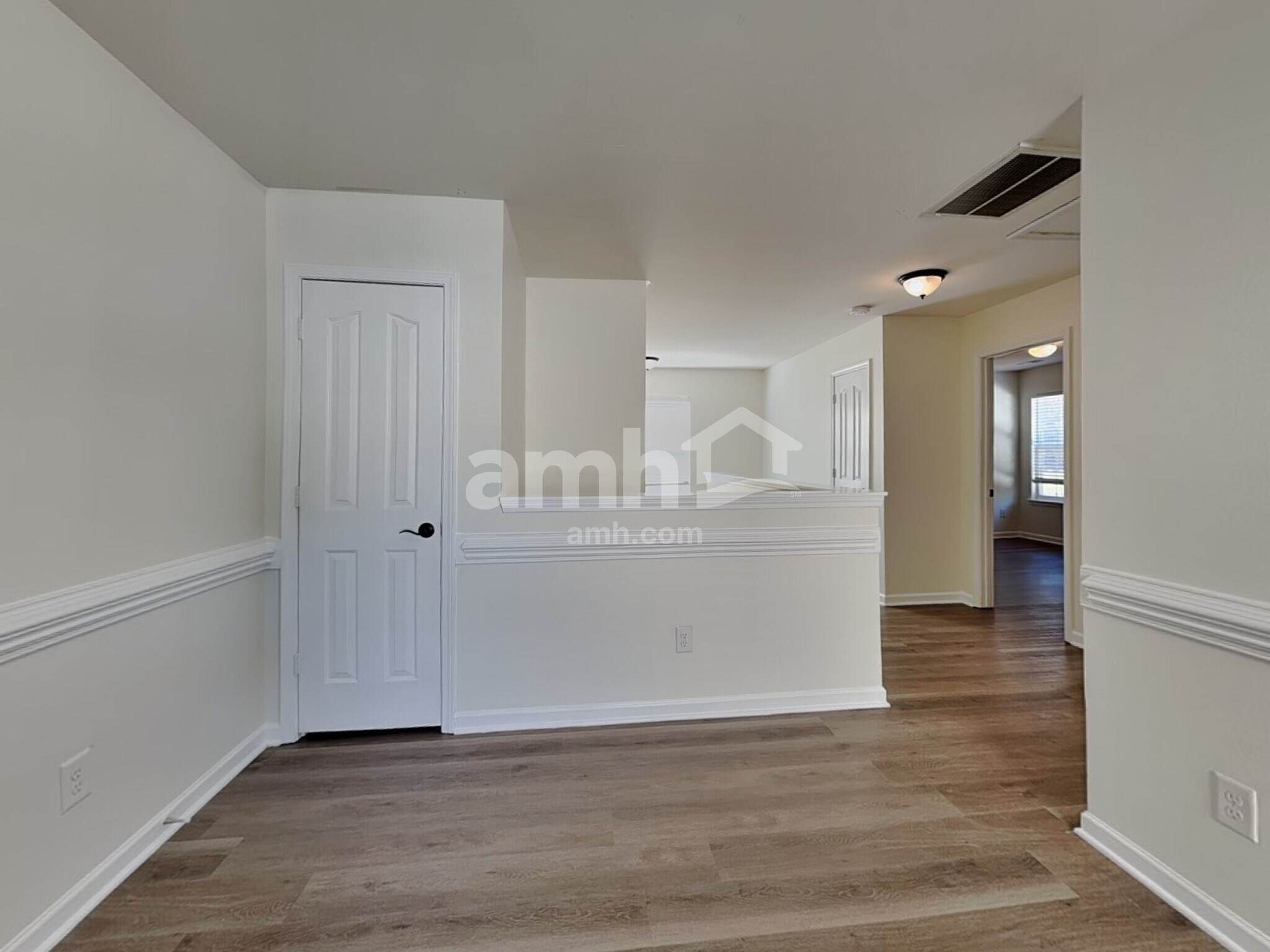 Building Photo - 2590 Leighswood Dr