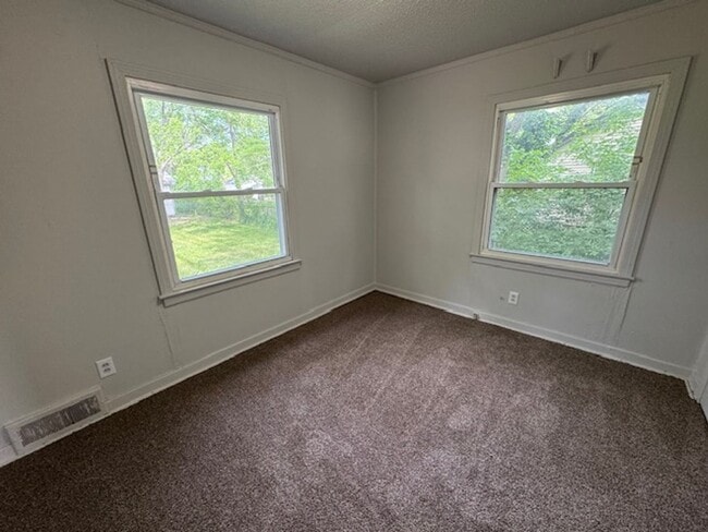 Building Photo - 4532 Weisser Park Ave