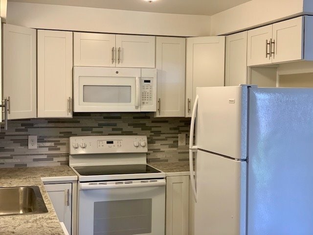 Building Photo - Ensign Ave Duplex